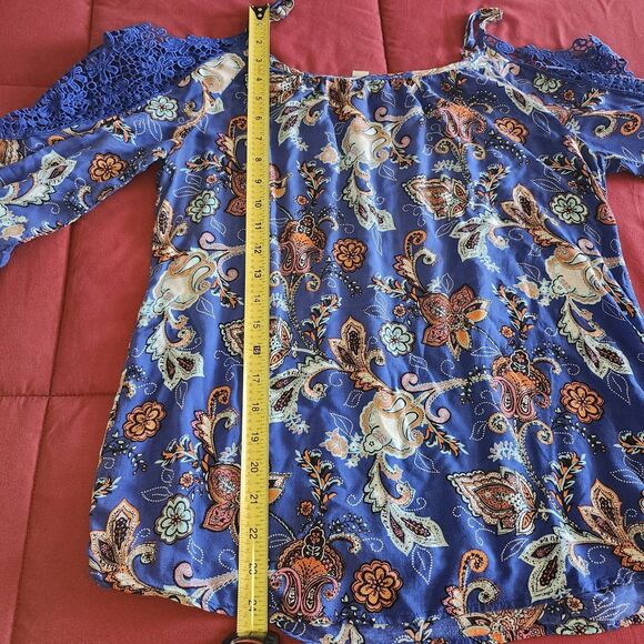 C Est 1946 Cato Womens Blue Floral Cold Shoulder Crochet Sleeve Blouse Small - Picture 9 of 9